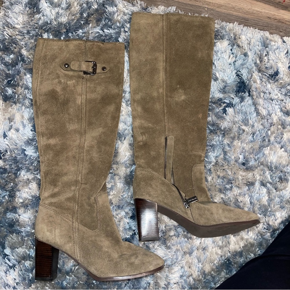 Michael Kors Size 8 Burke tall Olive Suede Boots EUC inside zipper block heel